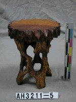 藏品(置物檯)的圖片